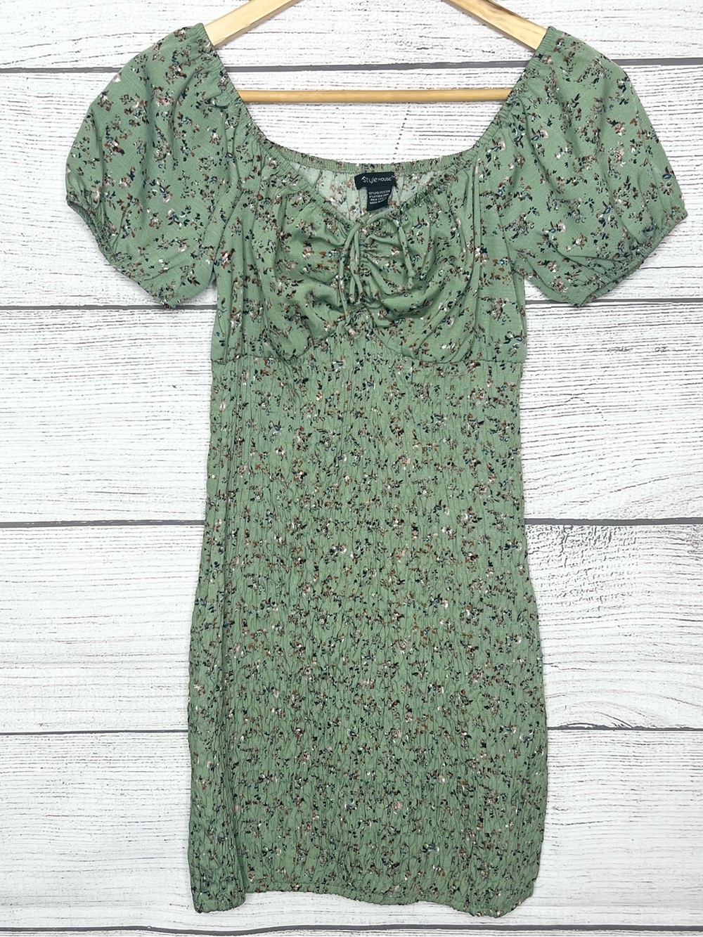Style House Sage Green Floral Puff Sleeve Smocked Mini Dress Size Small